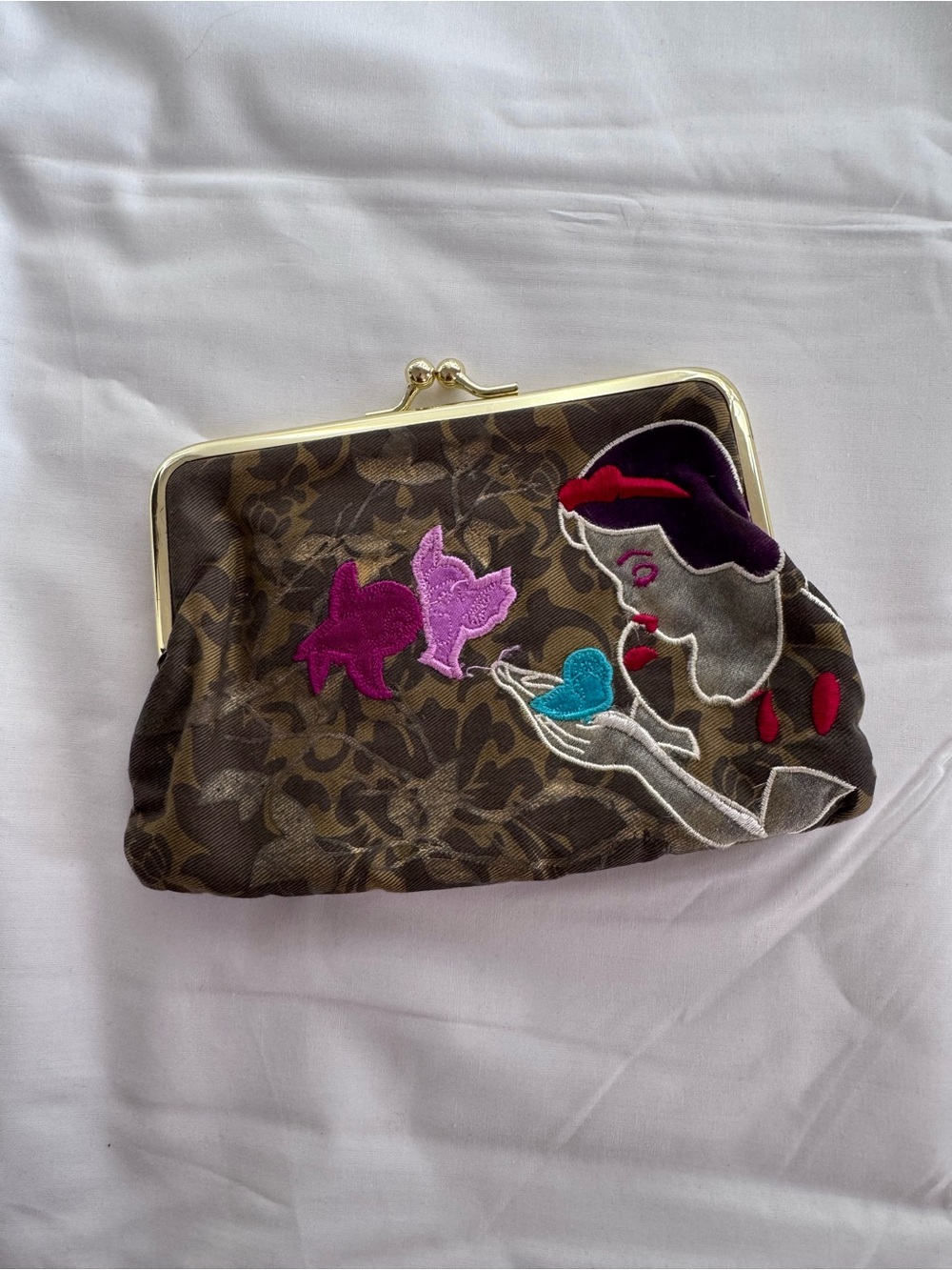 Disney Couture by Loop Snow White pouch